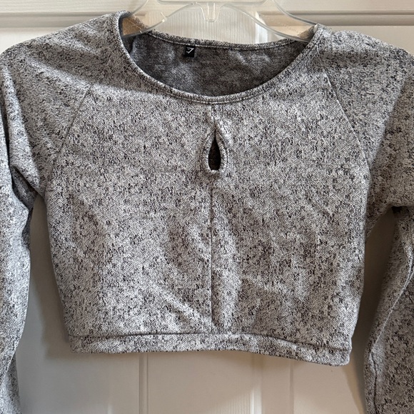 Gym Shark Cropped Keyhole Workout Top - Picture 3 of 8